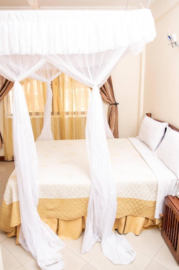Briston Hotel Arusha Exterior foto