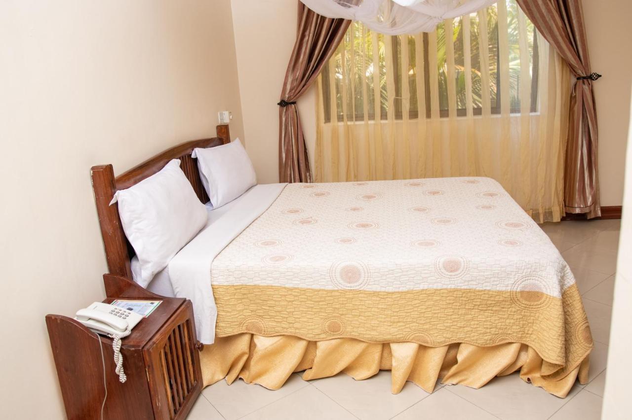 Briston Hotel Arusha Exterior foto