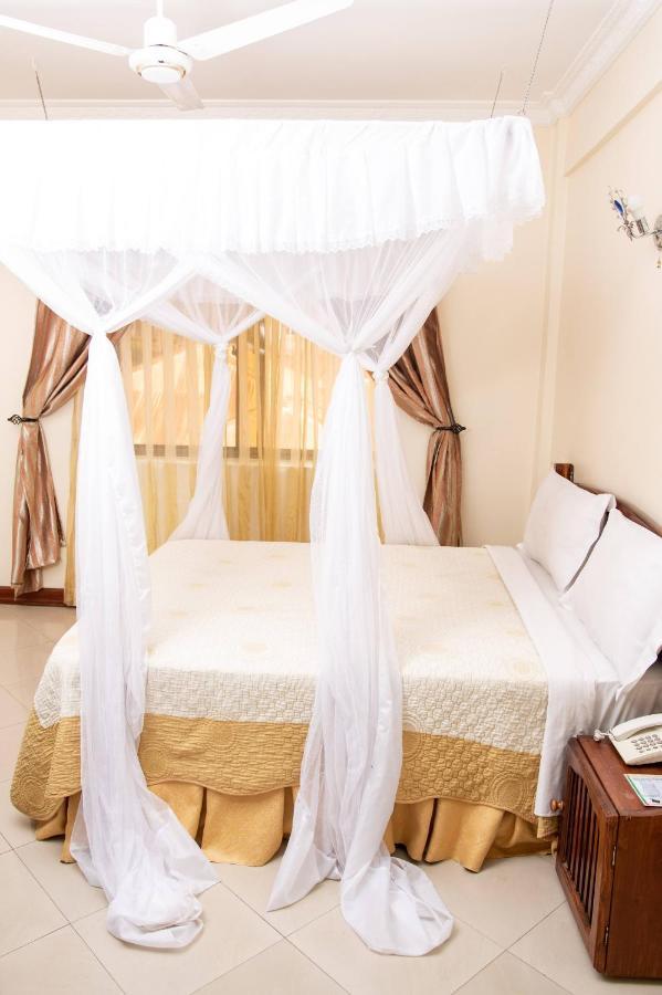 Briston Hotel Arusha Exterior foto