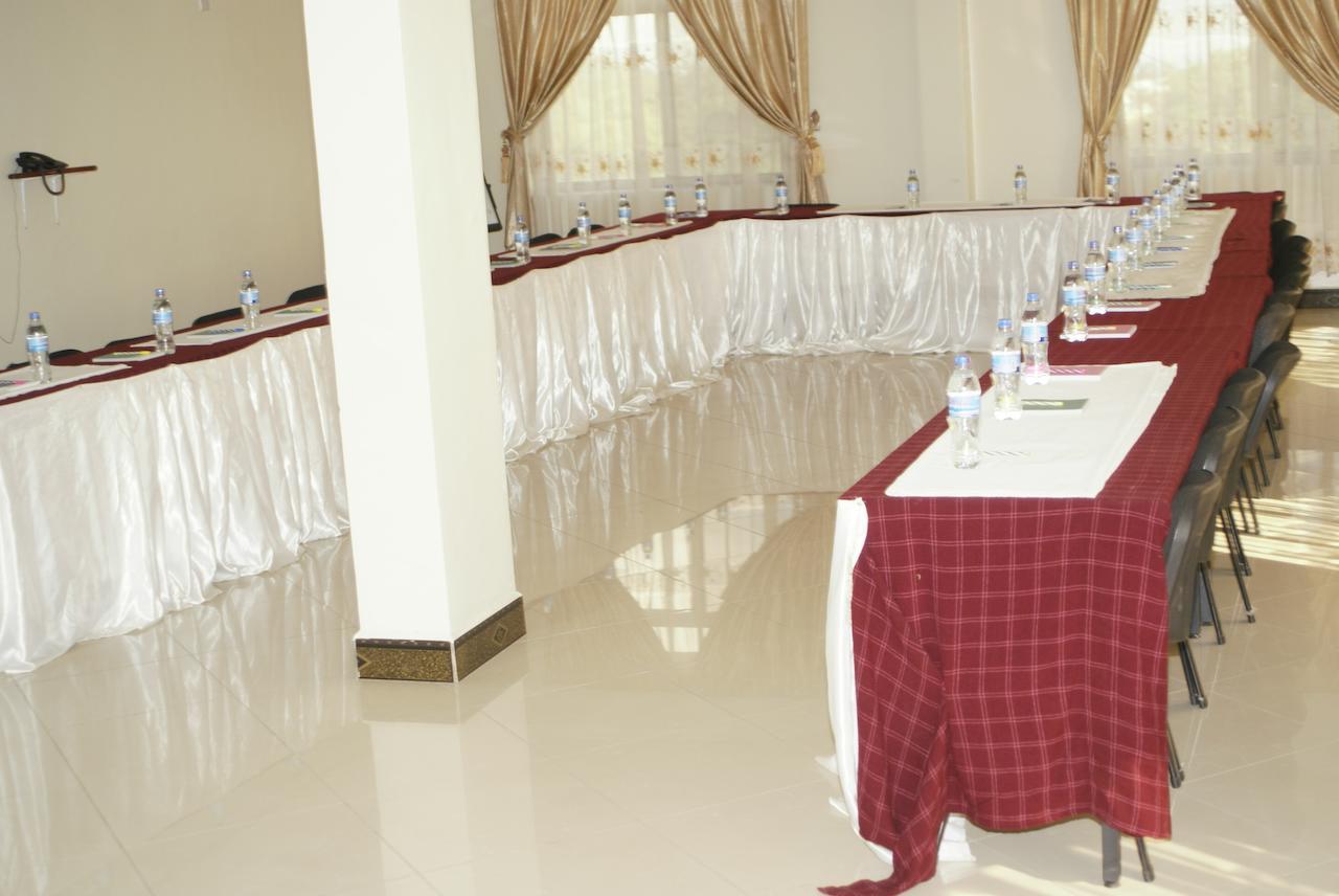 Briston Hotel Arusha Exterior foto